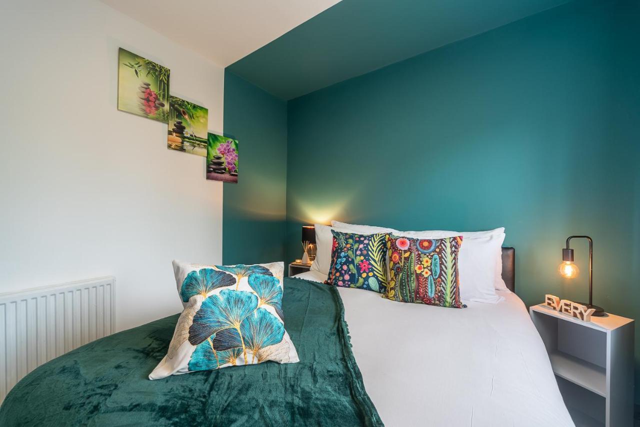 J'S Home Away From Home Fresh 2 Bedroom Garden Parking Kingston upon Hull Exteriör bild