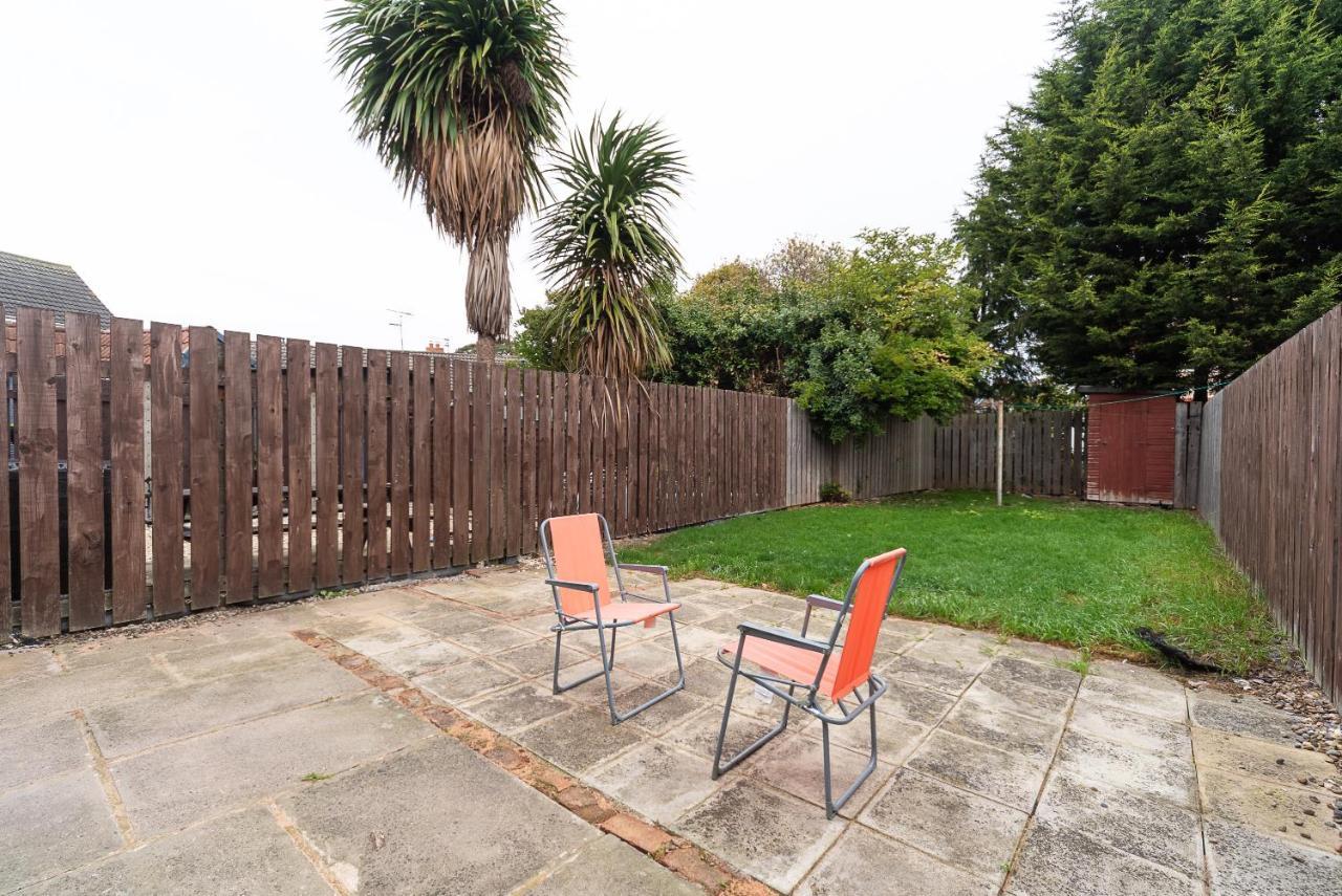 J'S Home Away From Home Fresh 2 Bedroom Garden Parking Kingston upon Hull Exteriör bild