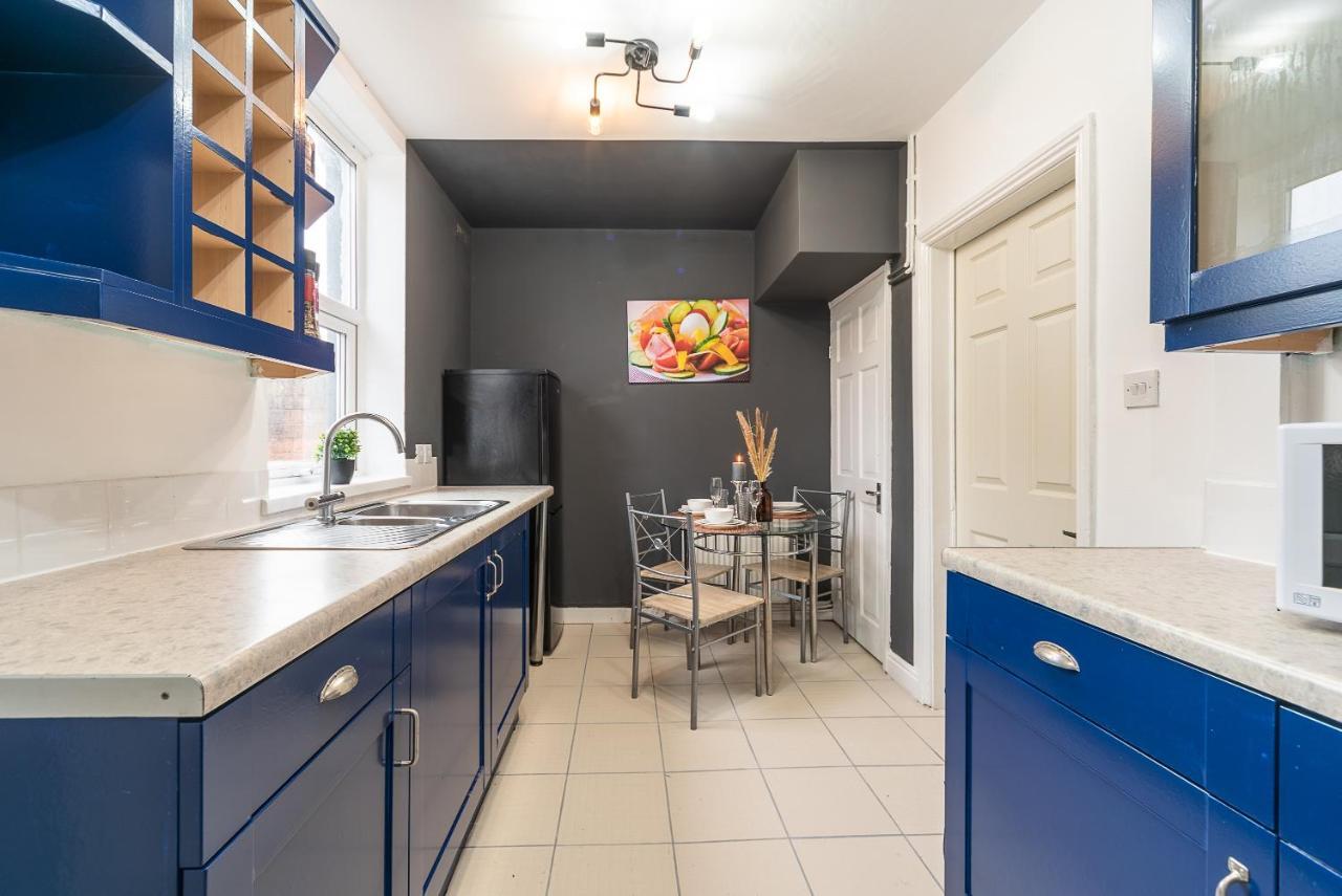 J'S Home Away From Home Fresh 2 Bedroom Garden Parking Kingston upon Hull Exteriör bild