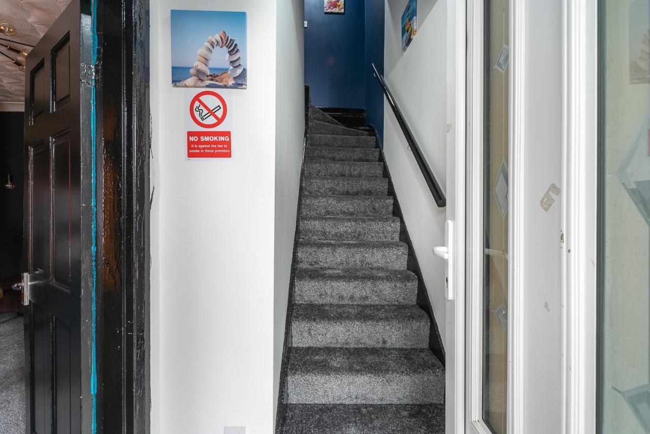 J'S Home Away From Home Fresh 2 Bedroom Garden Parking Kingston upon Hull Exteriör bild