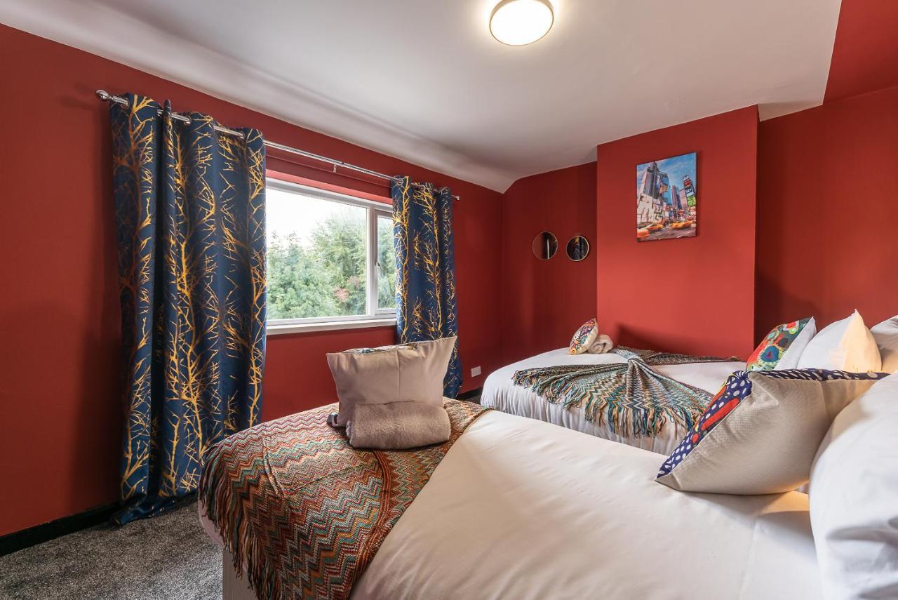 J'S Home Away From Home Fresh 2 Bedroom Garden Parking Kingston upon Hull Exteriör bild